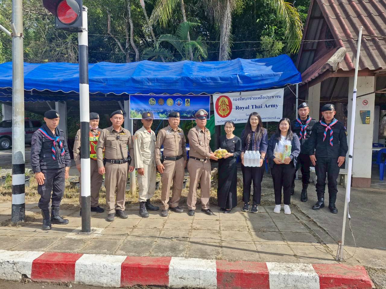 พช. ทุ่งช้าง : ร่วมพิธีเปิดจุดตรวจร่วมบูรณาการป้องกันและลดอุบัติเหตุทางถนนช่วงเทศกาลปีใหม่ พ.ศ. 2569